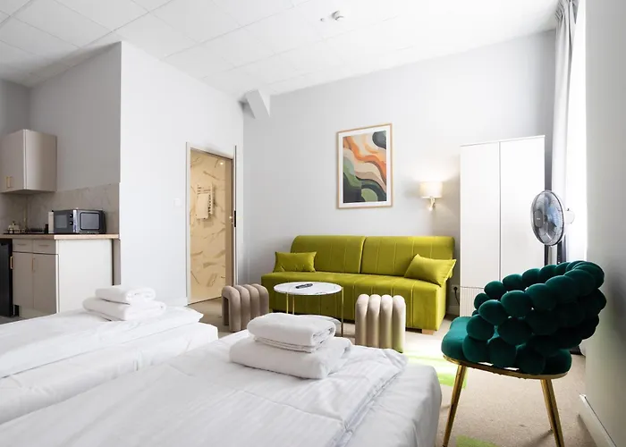 Moon Apartmanhotel 3*