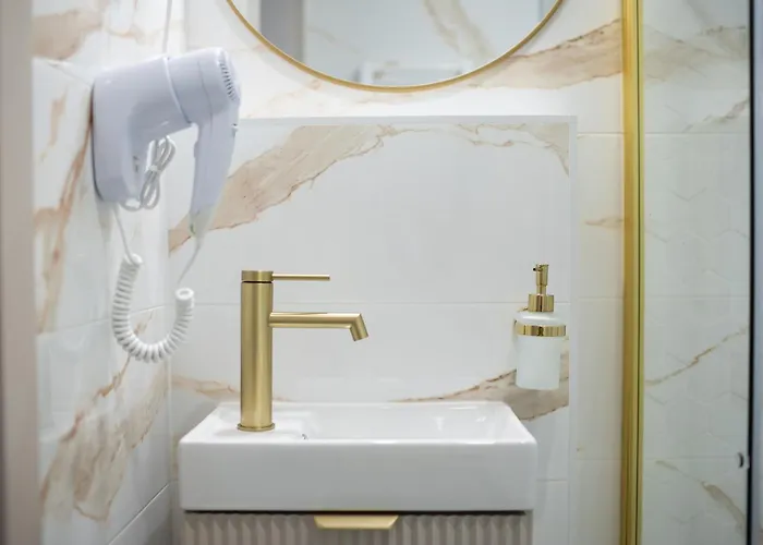 Moon Apartmanhotel 3*