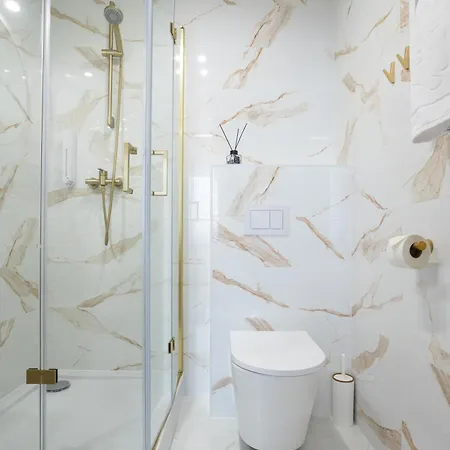 Moon شقة فندقية فروتسواف