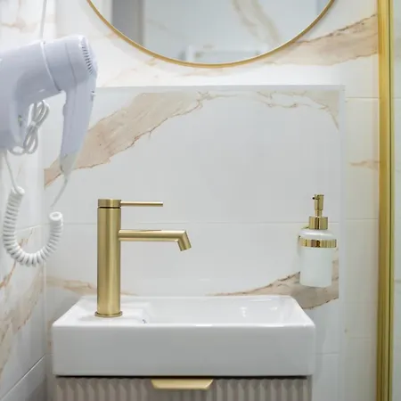 Moon شقة فندقية 3*