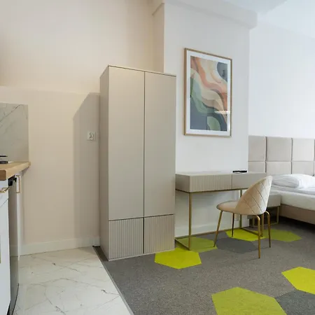 Moon فروتسواف